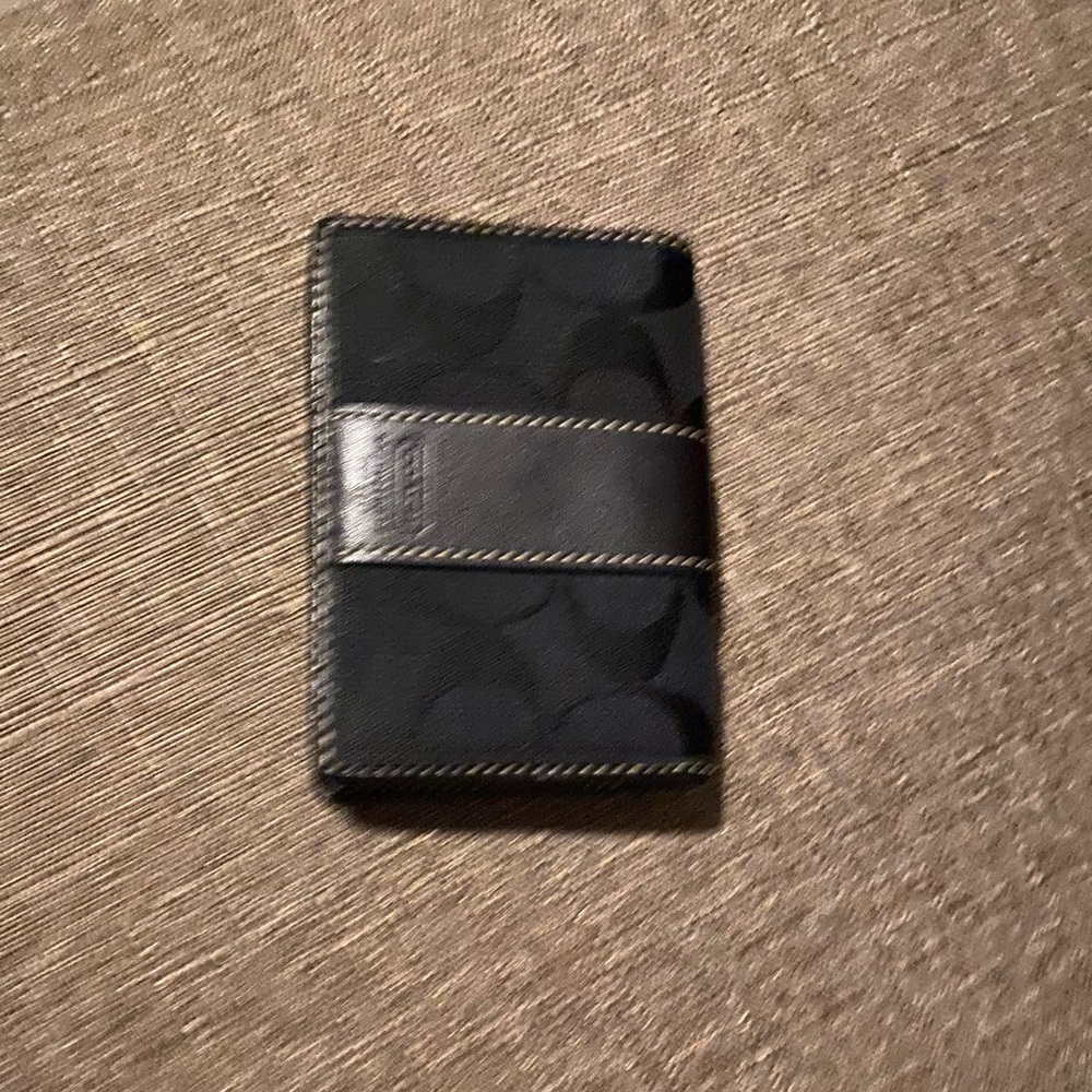 Coach wallet ID